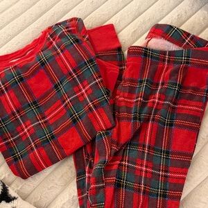 Kids unisex size 8 Red Plaid Cozy Pajama Set